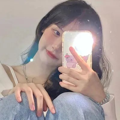 年轻女子